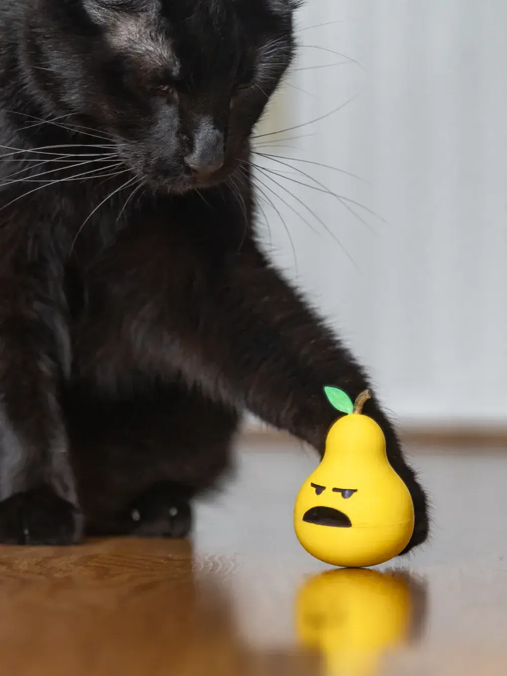 Brinquedo berinjela em uso